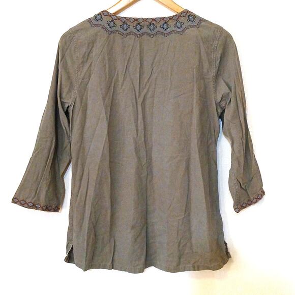 Eddie Bauer Linen Rayon blend embroidered top - Picture 2 of 5
